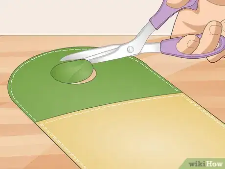 Imagen titulada Hang Your Phone While Charging It Step 17