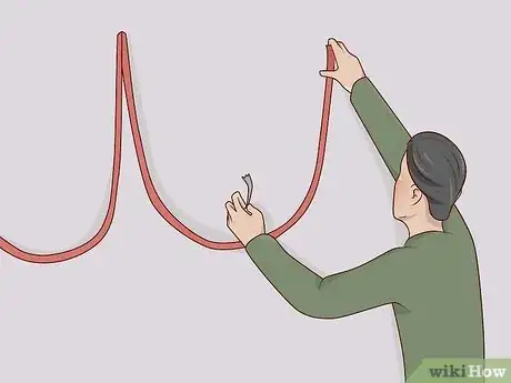 Imagen titulada Decorate With Streamers Step 15