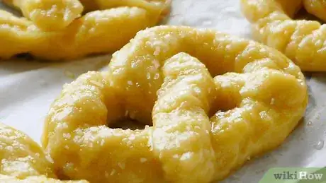 Imagen titulada Make Soft Pretzels Step 10