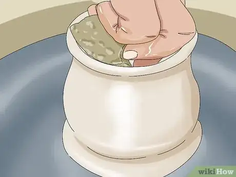 Imagen titulada Throw a Pot Step 9