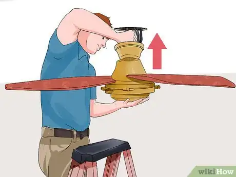 Imagen titulada Oil a Ceiling Fan Step 18