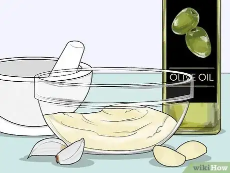 Imagen titulada Eat Raw Garlic Step 2