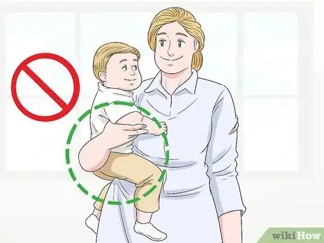 Imagen titulada Lift and Carry a Baby Step 18