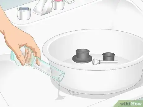 Imagen titulada Clean an Acrylic Bong Step 1