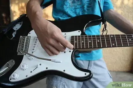 Imagen titulada Take Care of a Guitar Step 2