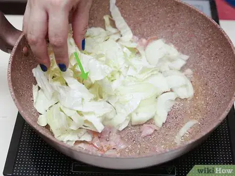 Imagen titulada Fry Cabbage Step 3