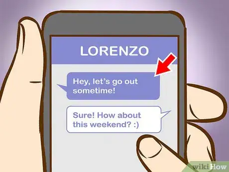 Imagen titulada Flirt with a Guy over Text Step 14