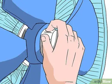 Imagen titulada Clean An Oscillating Round Fan Step 9