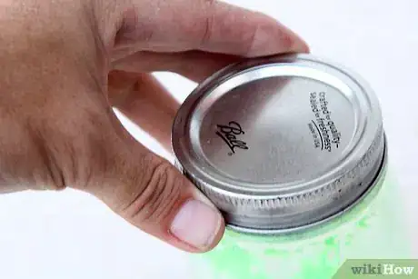 Imagen titulada Make Glow Jars Step 22