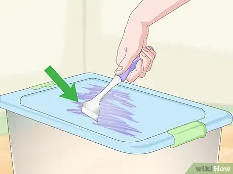 Imagen titulada Remove Paint from Plastic Step 10
