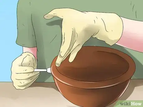 Imagen titulada Glaze Pottery Step 10