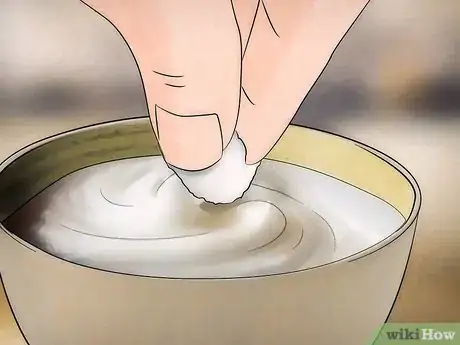 Imagen titulada Remove Scratches from Sunglasses Step 10