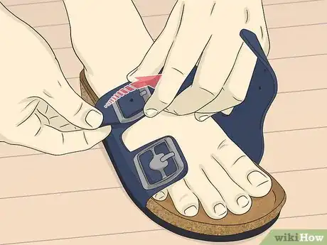 Imagen titulada Wear Birkenstocks Step 9