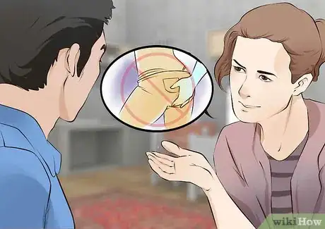 Imagen titulada Deal With a Boyfriend Who Is Obsessed With Your Butt Step 8