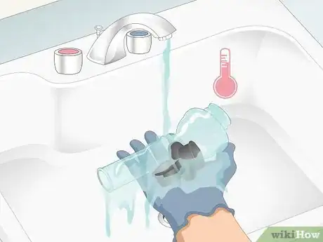 Imagen titulada Clean an Acrylic Bong Step 6