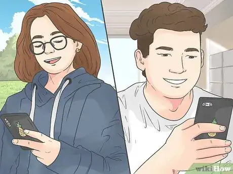 Imagen titulada Know if a Younger Girl Likes You Step 6
