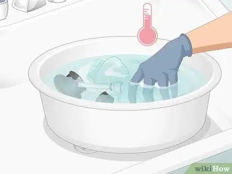Imagen titulada Clean an Acrylic Bong Step 2