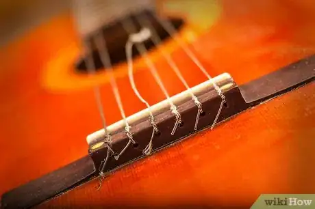 Imagen titulada Change Classical Guitar Strings Step 1