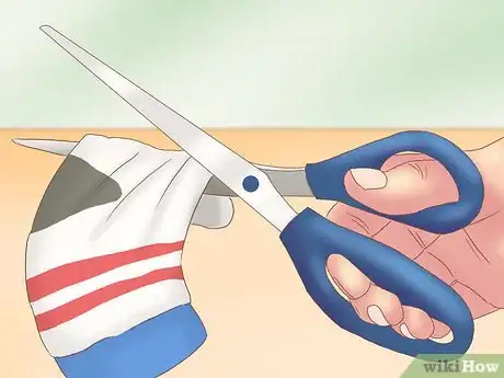 Imagen titulada Recycle Your Socks Step 10