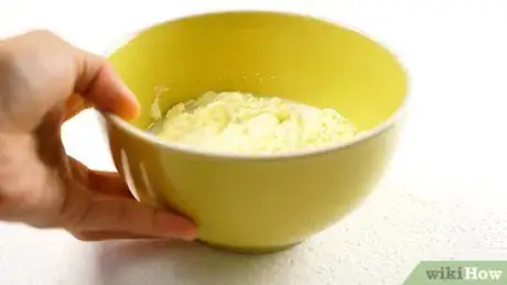 Imagen titulada Thicken Frosting Step 3