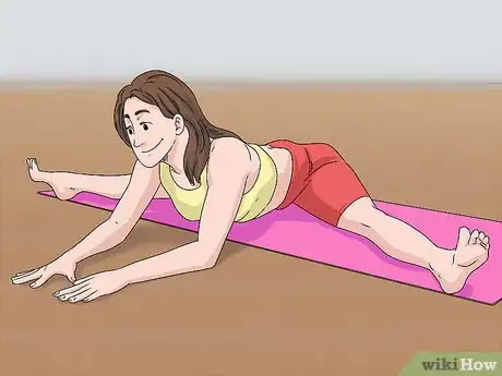 Imagen titulada Stretch for Gymnastics at Home Step 10