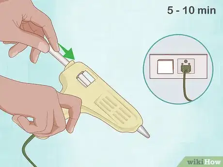 Imagen titulada Hang Christmas Lights Outside Without Nails Step 6