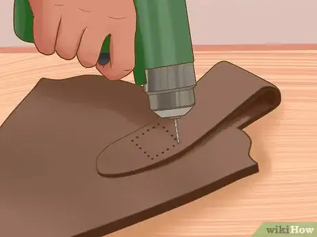 Imagen titulada Make a Knife Sheath Step 15