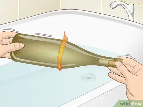 Imagen titulada Cut Wine Bottles for Crafts Step 6
