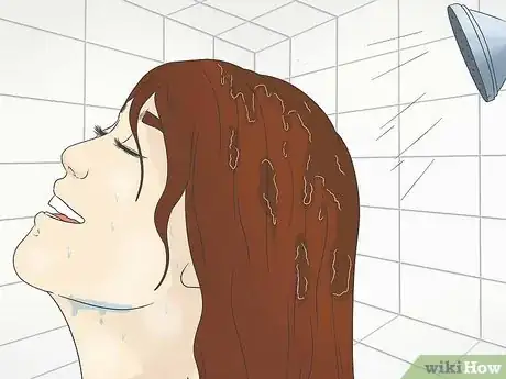 Imagen titulada Lighten Hair at Home Step 3