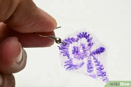 Imagen titulada Make Fabric Earrings Step 17