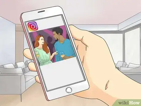 Imagen titulada Get a Guy to Talk to You Again Step 8