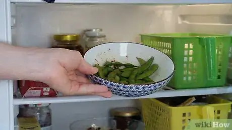 Imagen titulada Eat Edamame Step 4