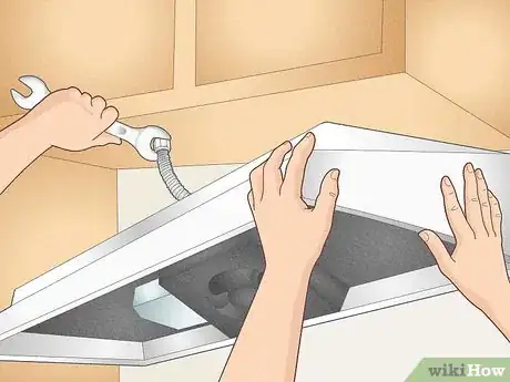 Imagen titulada Remove a Vented Hood Fan Step 11