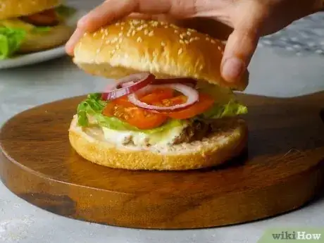 Imagen titulada Reheat a Cheeseburger Step 10