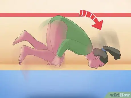 Imagen titulada Do a Front Tuck Step 5