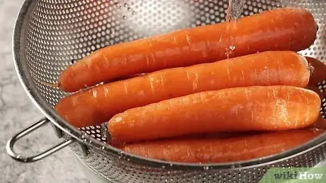 Imagen titulada Peel a Carrot Step 10