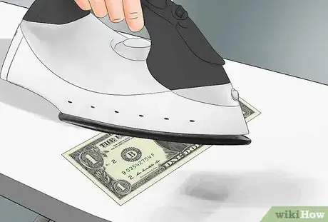 Imagen titulada Straighten Out a Dollar Bill Step 21