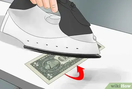 Imagen titulada Straighten Out a Dollar Bill Step 22