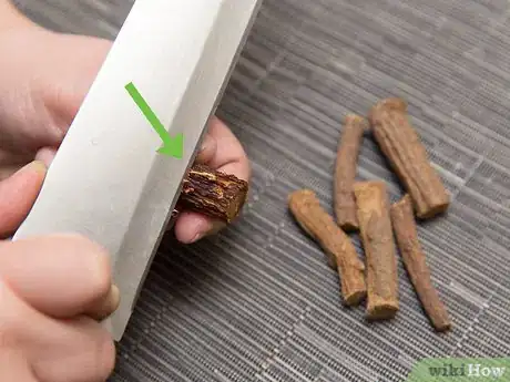 Imagen titulada Brush Your Teeth Without a Toothbrush Step 2