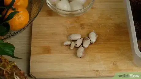 Imagen titulada Eat a Rambutan Step 7