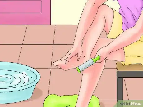 Imagen titulada Use a Foot Scraper Step 9
