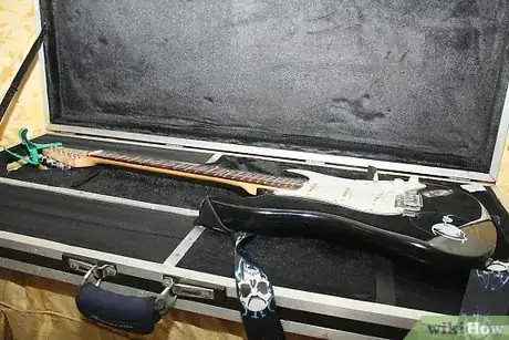 Imagen titulada Take Care of a Guitar Step 3
