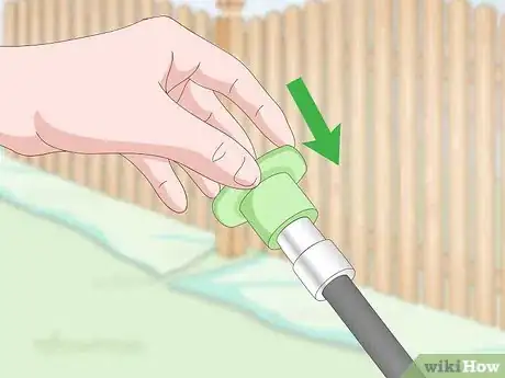 Imagen titulada Clean a Wood Fence Step 5