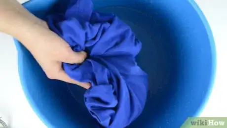 Imagen titulada Remove an Iron on Transfer From Clothes Step 29