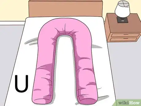 Imagen titulada Use a Pregnancy Pillow Step 2