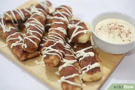 Imagen titulada Make Cinnamon Roll Sticks Final