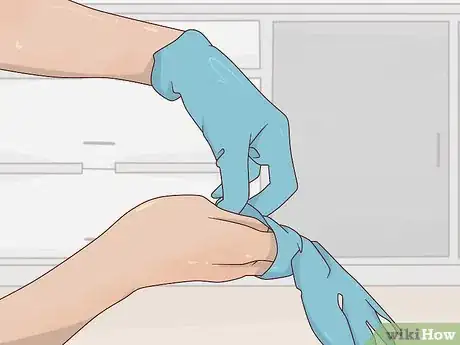 Imagen titulada Use Witch Hazel to Reduce Hemorrhoids Step 12