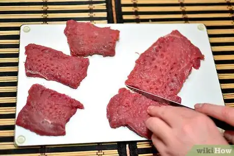 Imagen titulada Pound Meat to a Desired Thickness Step 15