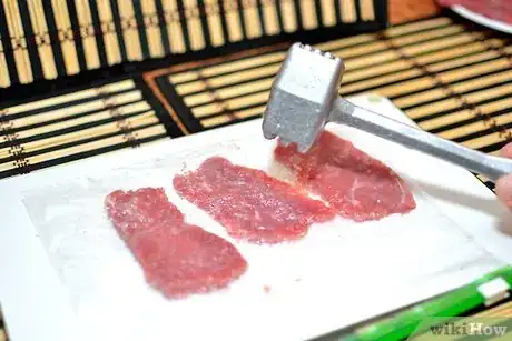 Imagen titulada Pound Meat to a Desired Thickness Step 14