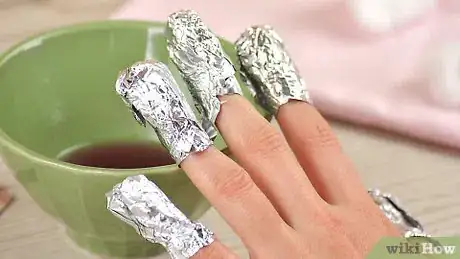 Imagen titulada Remove Shellac Nail Polish Step 12